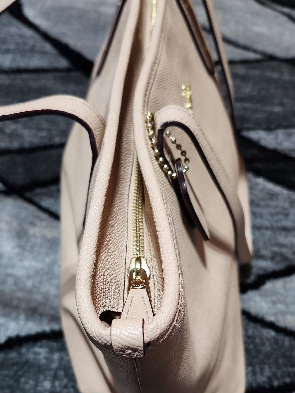 COACH CITY CROSSGRAIN LEATHER FULL-ZIP PATAL PINK TOTE BAG - Picture 10 of 16